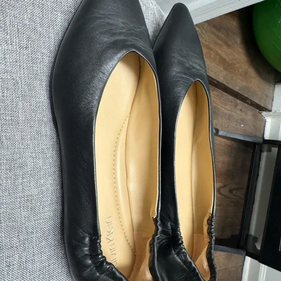 Calvin Klein Black Pointed Flats - Picture 3 of 3